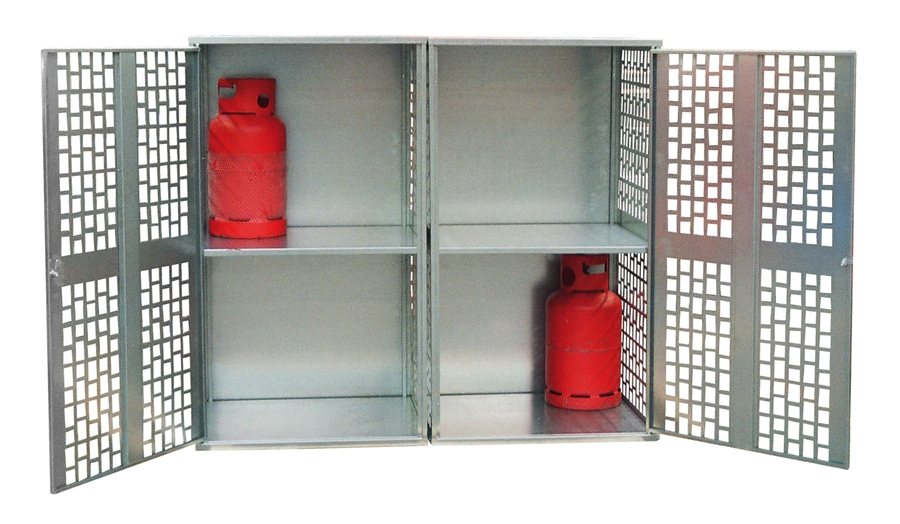 Gasflaschendepot mit gelochten Türen