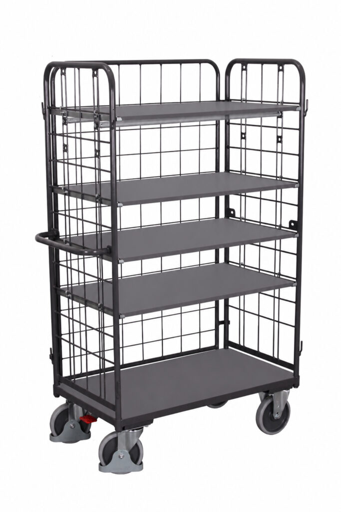Hoher Etagenwagen mit mehreren Ladeflächen